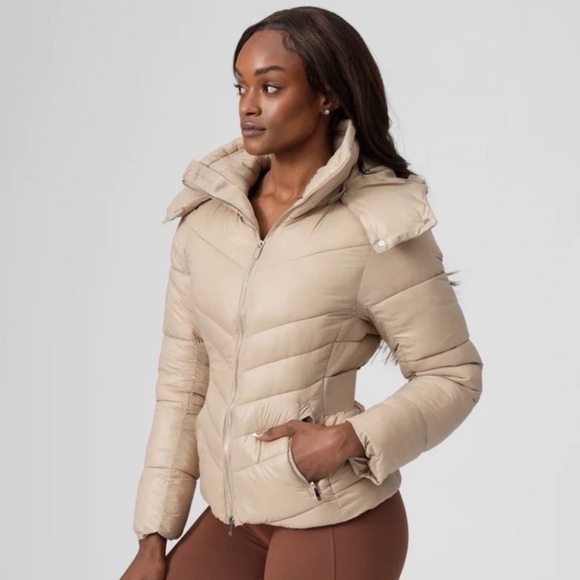 EUC Buffbunny Beige Puffer Jacket - Picture 4 of 13